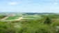 Im Nordosten Niederhollabrunn, und weit hinten die Leiser Berge mit dem Buschberg. Rechts auen noch der Steinberg.