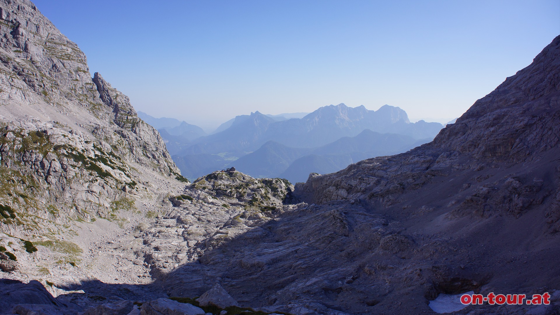 Rckblick zur Schmidt-Zabirow-Htte.