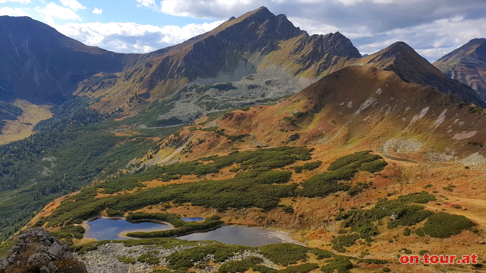 Krugspitze; Blick zum Krugsee, Gamskogel und Mdringkogel (rechts).