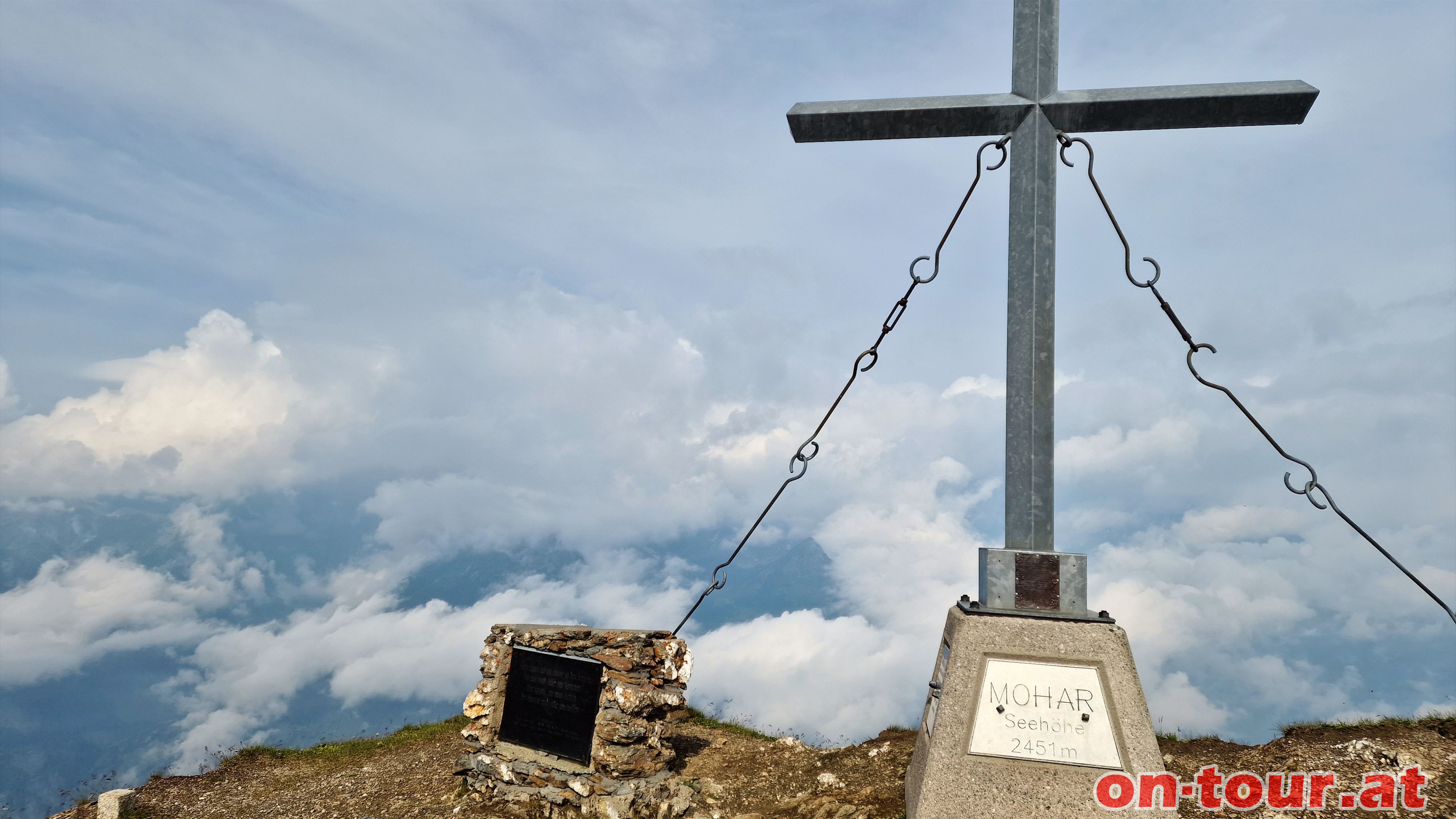 Moharkreuz auf 2.451 m.