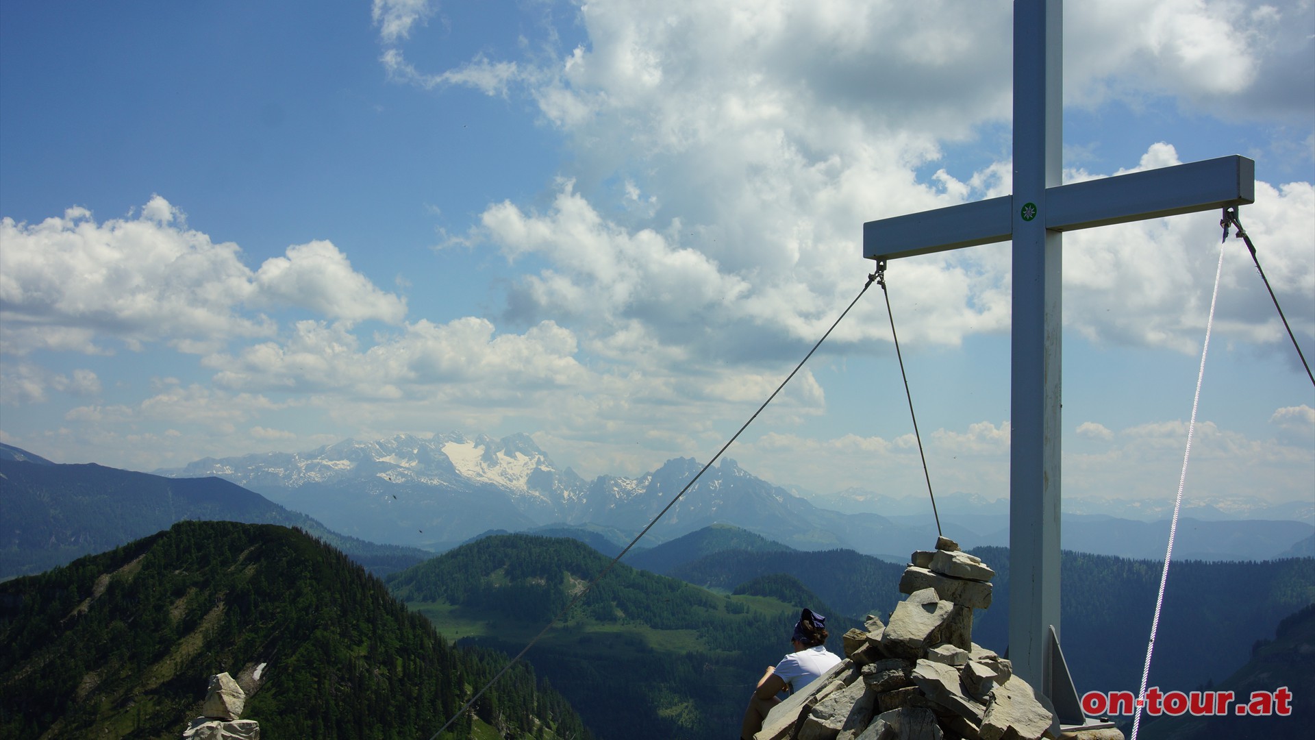 Osterhorn; 1.748 m; im Hintergrund der Dachstein.