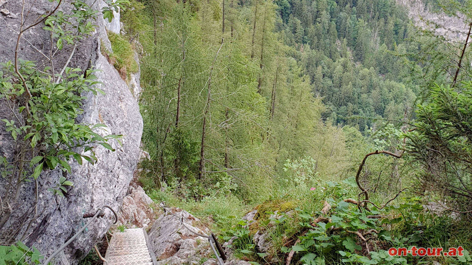 Abstieg ber den Wasserfallweg.