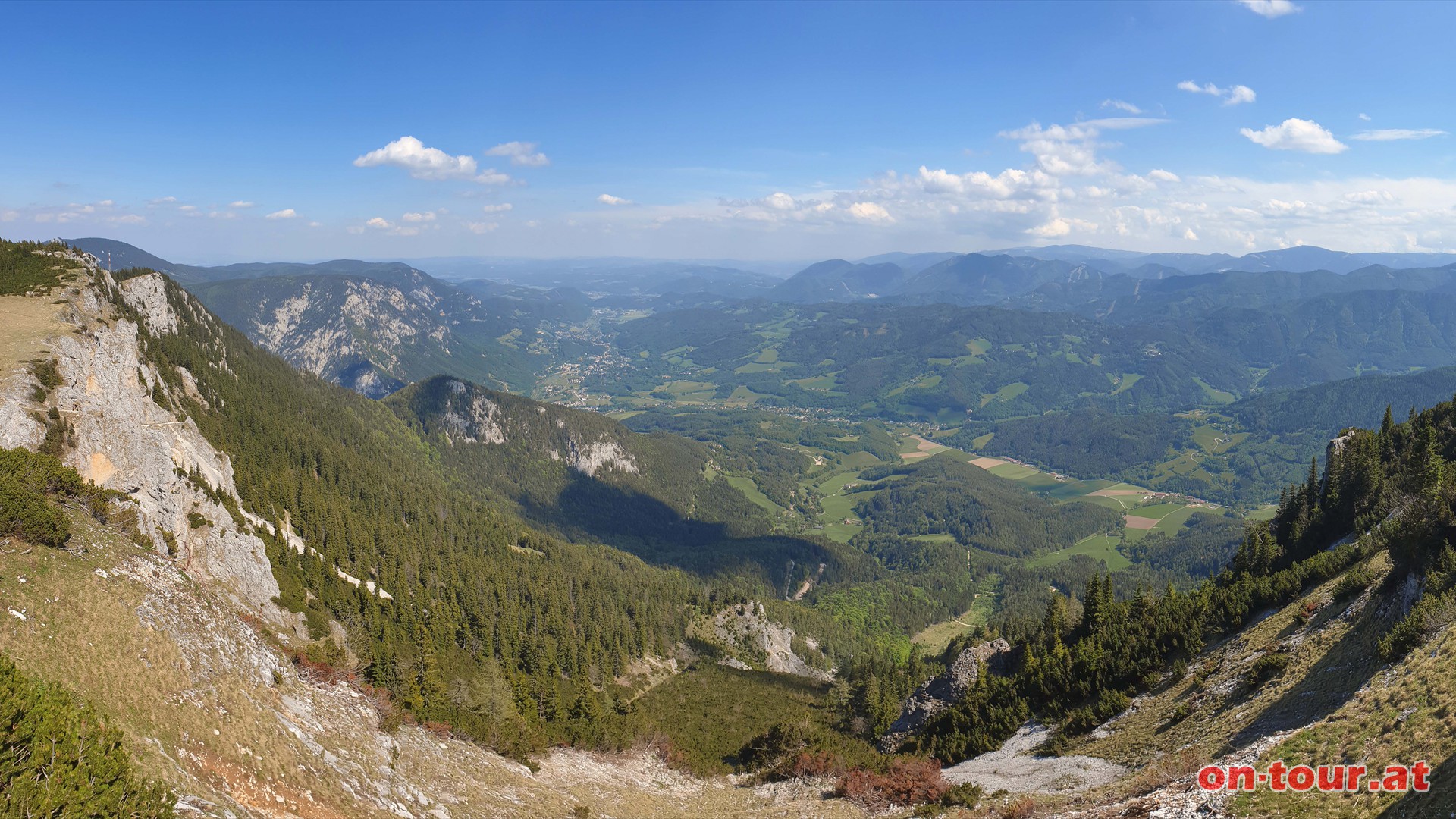 Ausblick nach Reichenau und Payerbach.