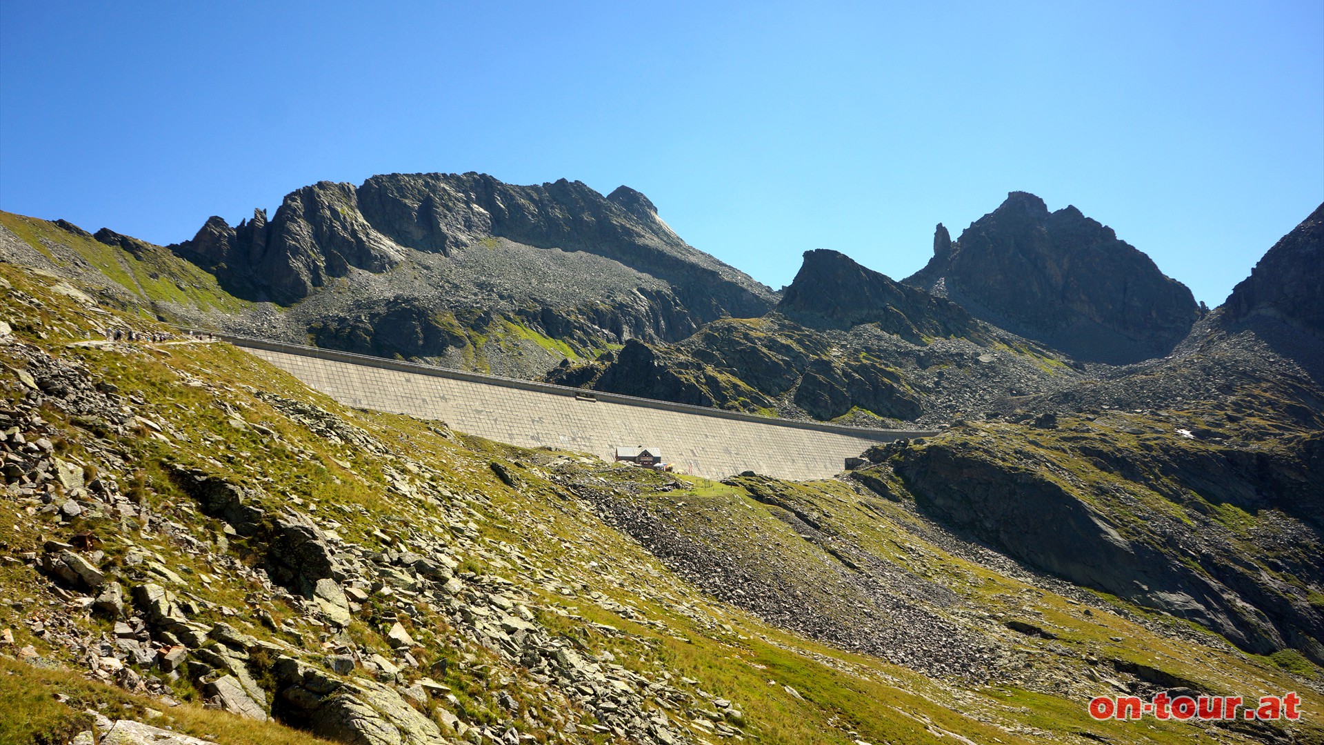 Von Mhldorf geht es entlang des Mhldorfer Bachs durch die Klinzerschlucht zur Reieckhtte, die direkt unter der Staumauer des Groen Mhldorfer Sees liegt.