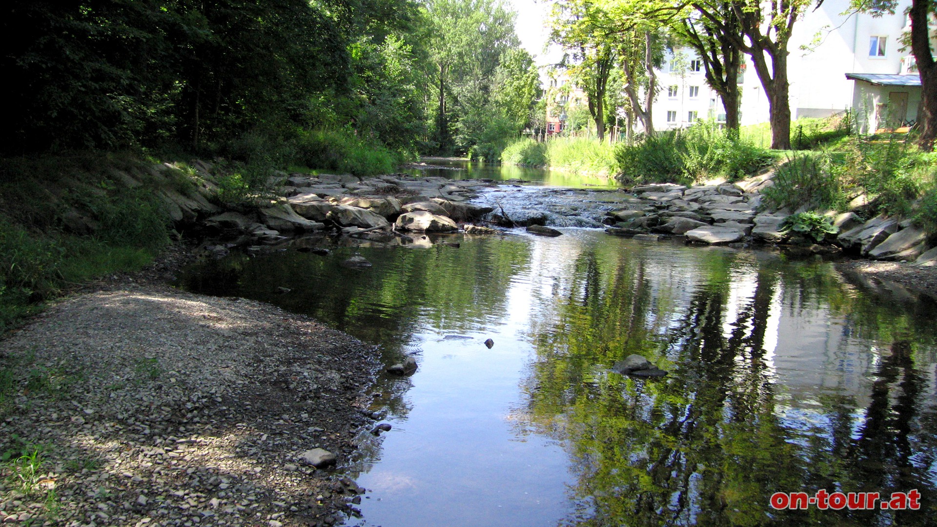 Eine alte Furt am Wienfluss (seichte Flussquerung fr die Holzbringung).