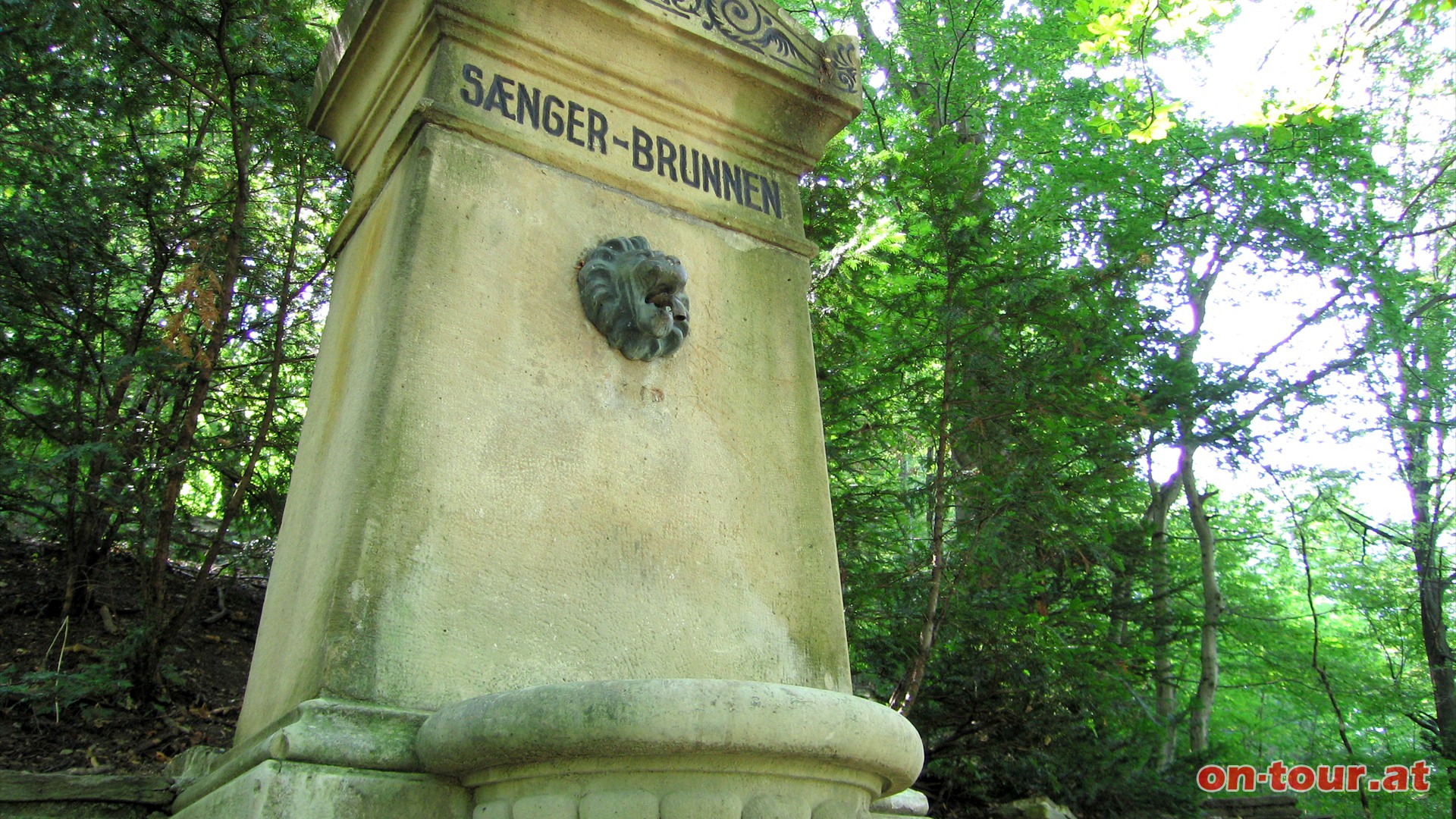 Entlang der B44 bis zum Sngerbrunnen.