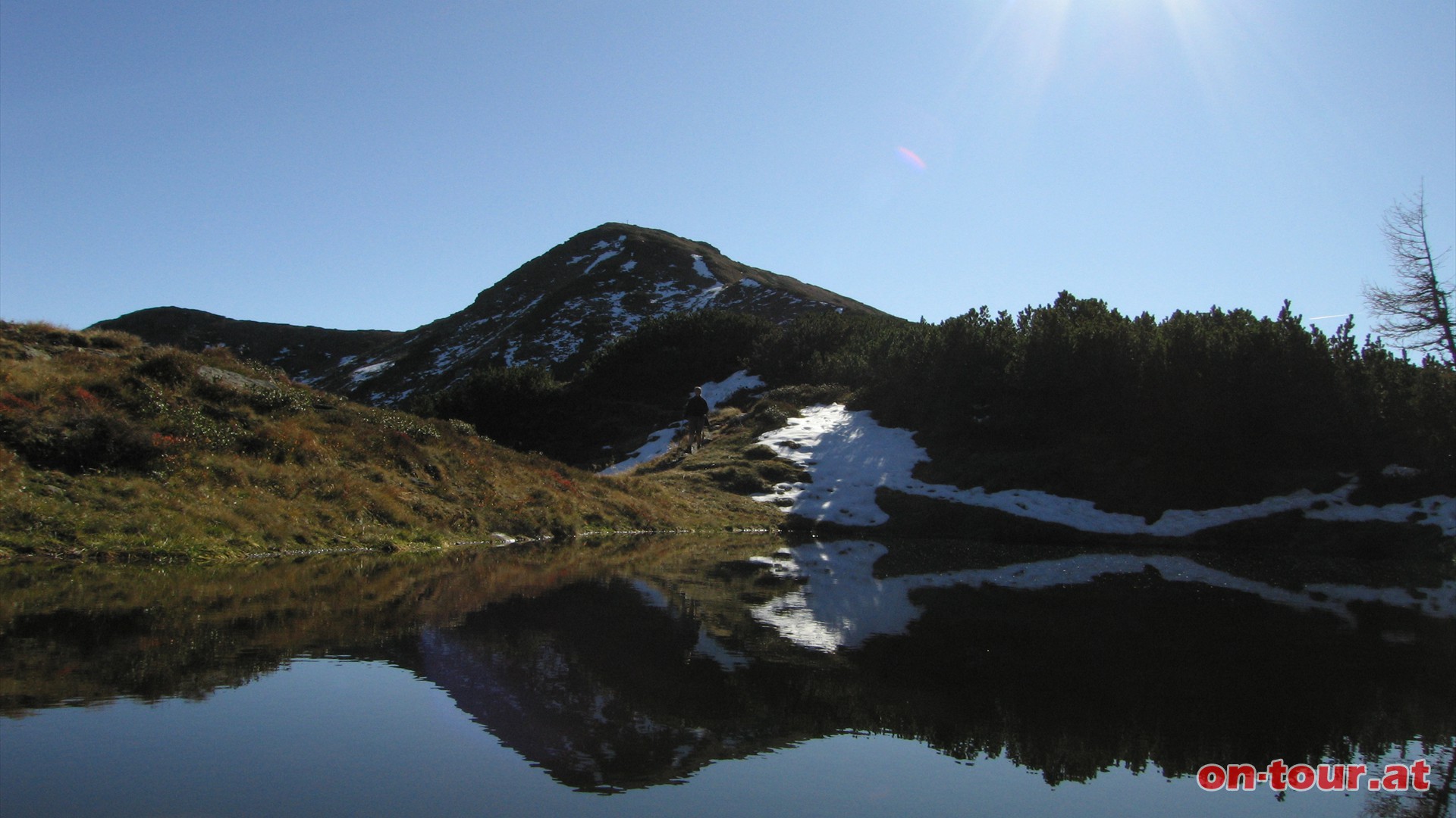 Ein Weiher mit idyllischem Rckblick zur Karlspitze.