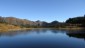 Kothttensee mit Hochrettelstein im Hintergrund.