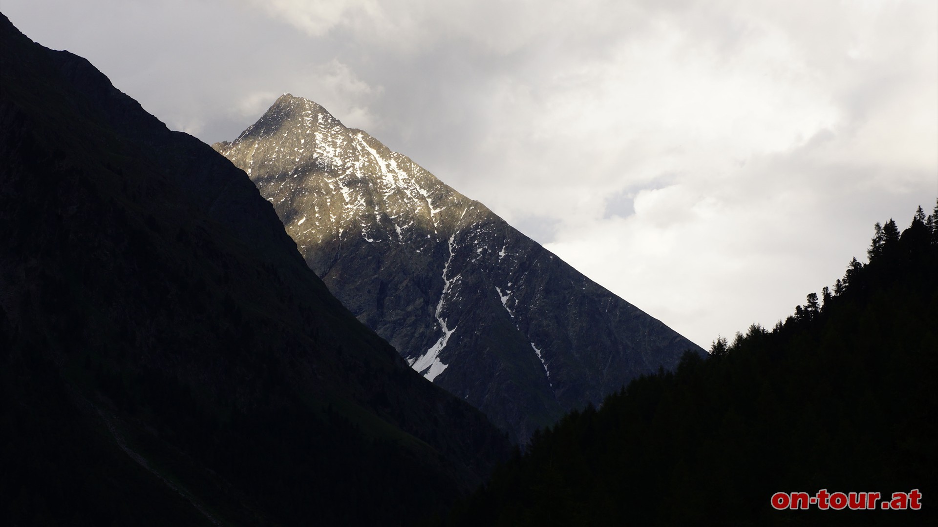 Der imposante Schrankogel vom Sulztal aus.