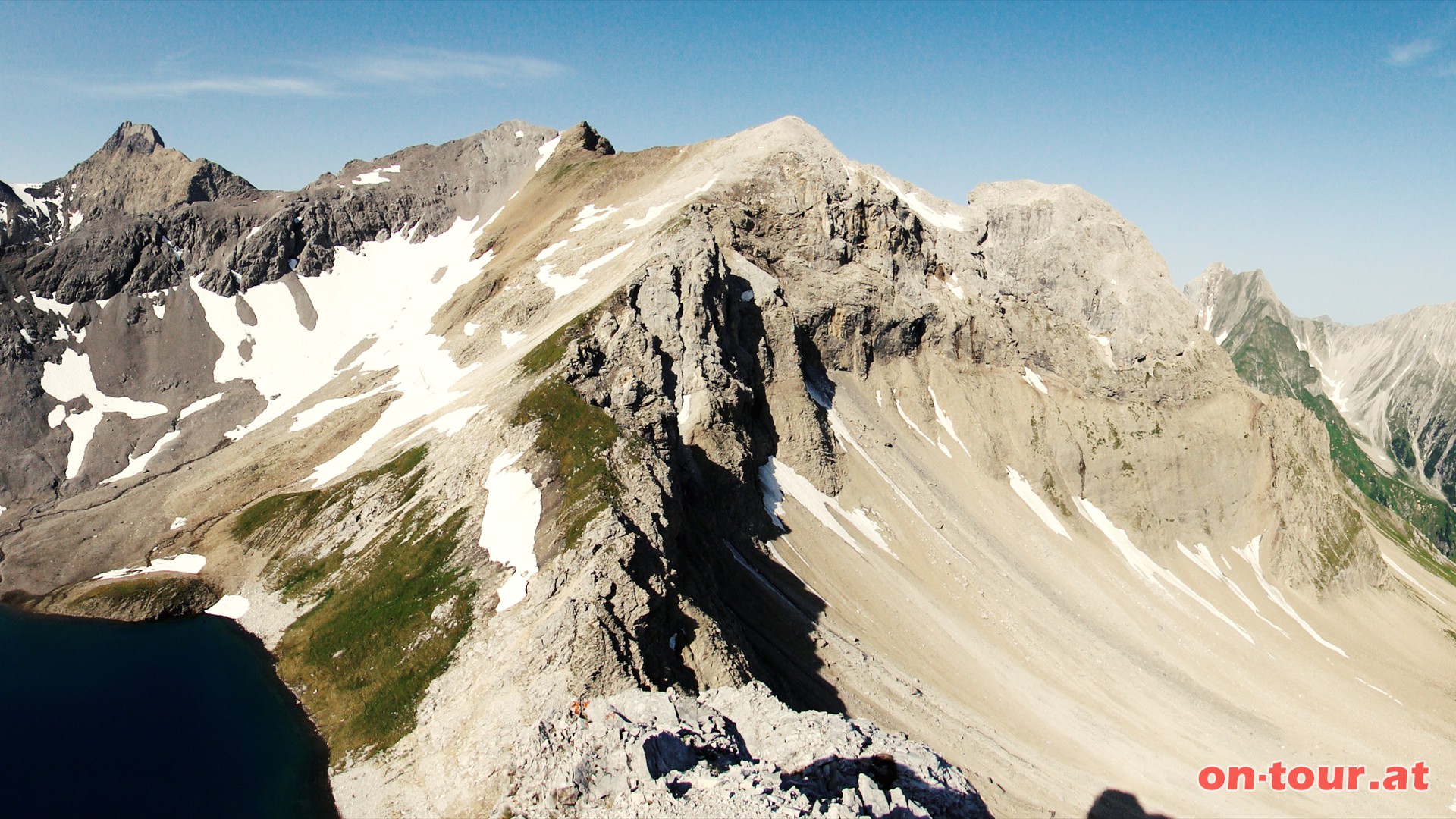 .... Seekpfle, dessen Gipfel nach einer kurzen, leichten Kletterei erreicht wird. Groartiger Blick auf die Seekpfe, sowie zum ....