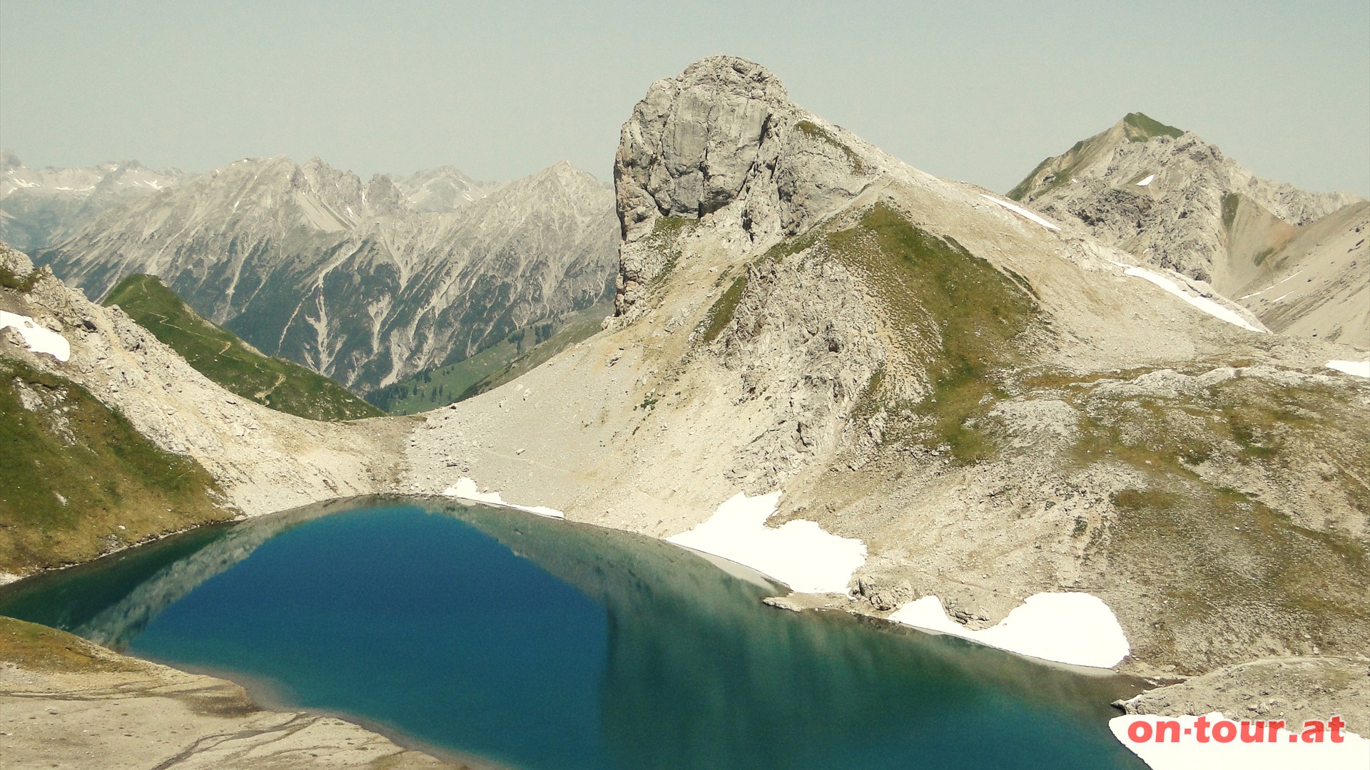 Im N der tiefblaue Obere Seewisee und das Seekpfle.