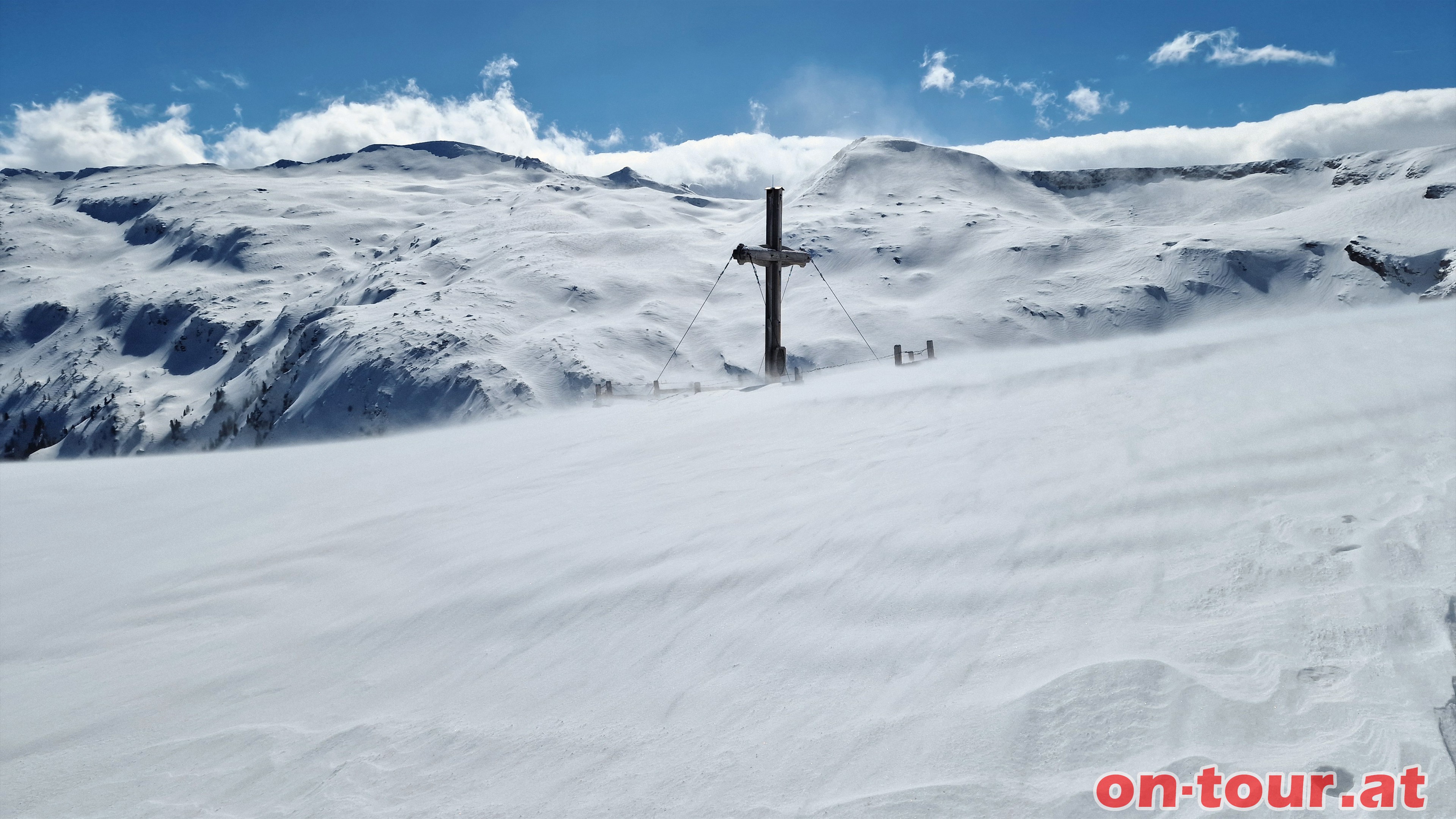 Mit Blick zum Silberpfennig am Kalkbretterkopf vorbei.