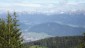 Blick nach Nordwesten. Knittelfeld, Tremmelberg (Mitte) und die Seckauer Tauern.