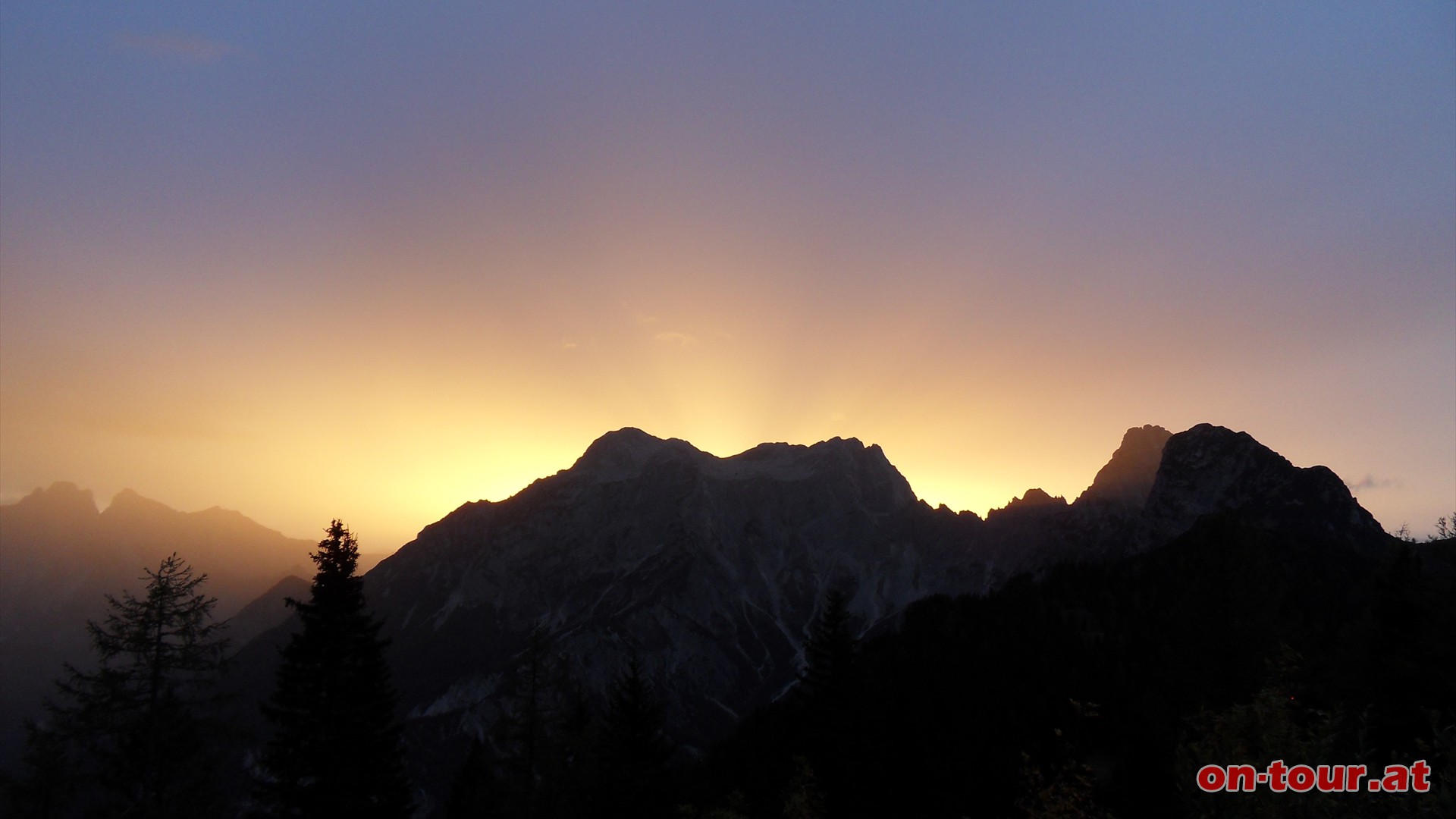 bernachtung in der Ennstalerhtte inklusive lichtgewaltigem Sonnenuntergang.