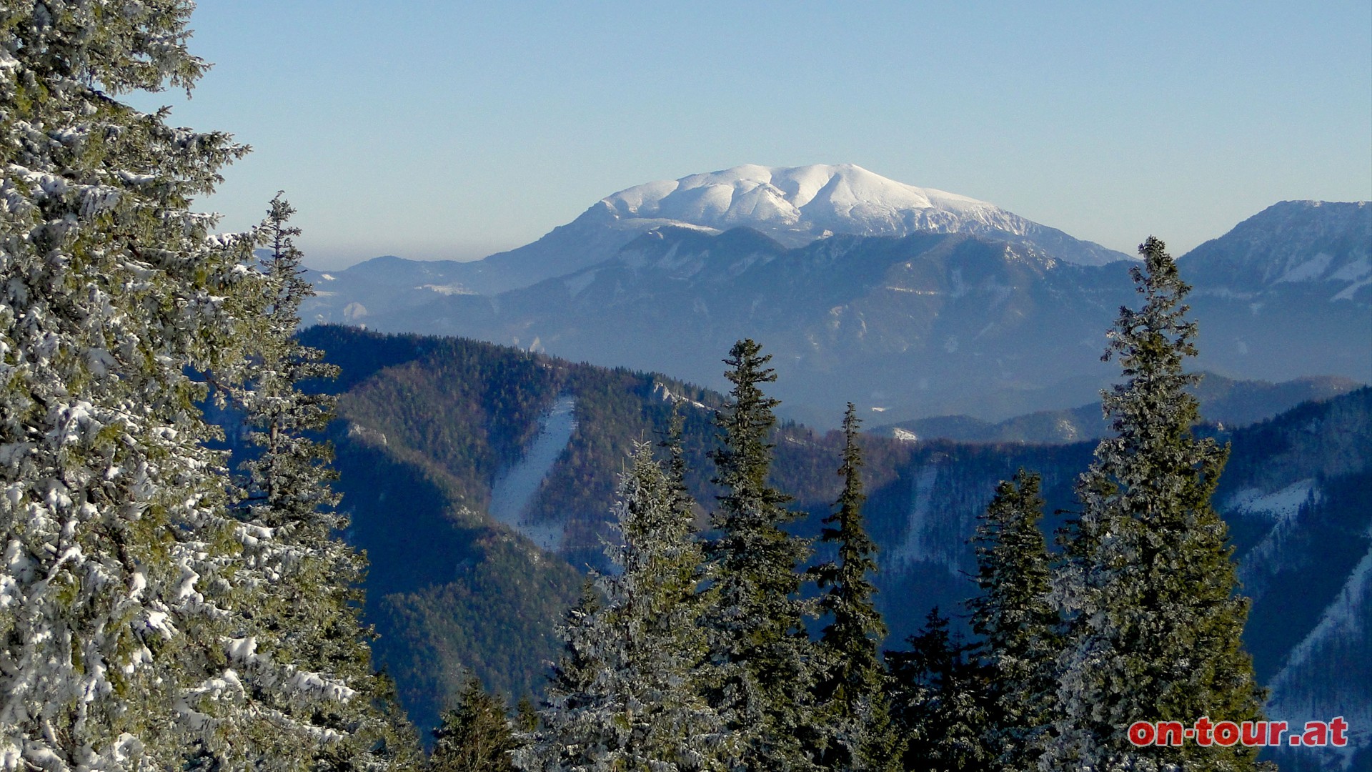 Der weie Riese von Niedersterreich; der 2.076 m hohe Schneeberg.