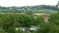 Auf der Anhhe, am Westrand des Dorfes, sieht man die Tschartake an der Landesgrenze. Dahinter liegt Burgauberg im Burgenland.