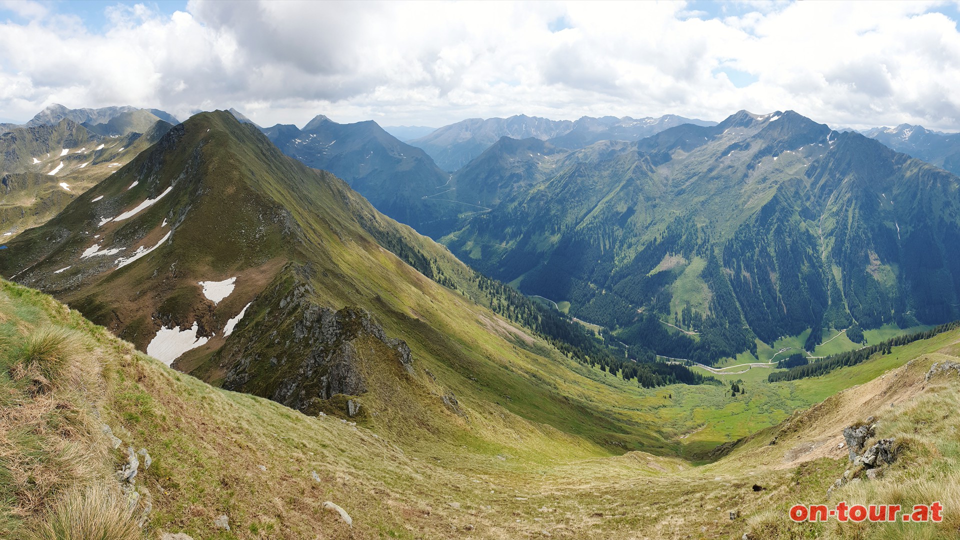 bergang zur Tischfeldspitze. In der Mitte der Slkpa.