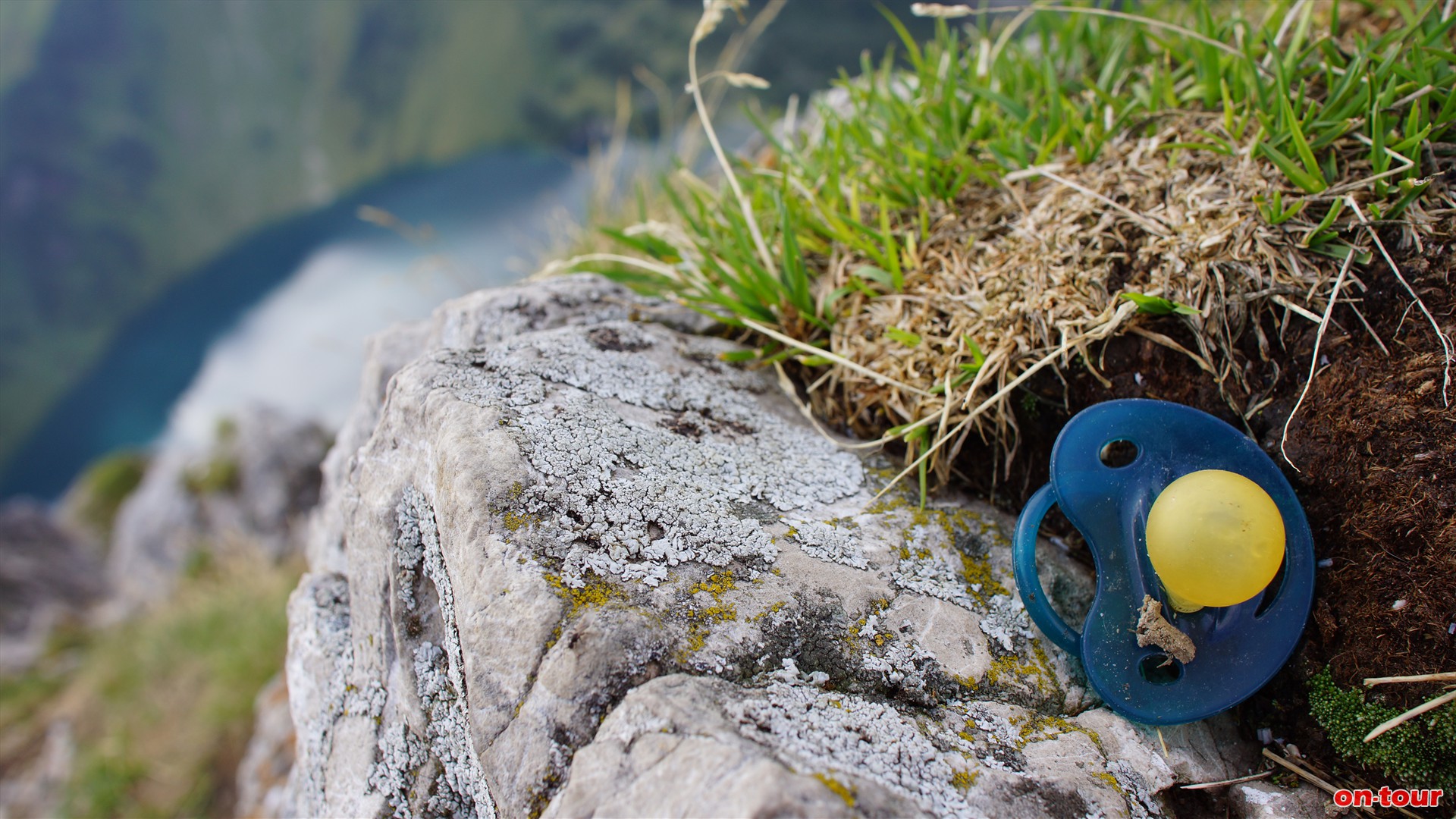 Babyschnuller auf der Schochenspitze gefunden! Die Kleinkinder heutzutage werden bereits zeitig akklimatisiert.