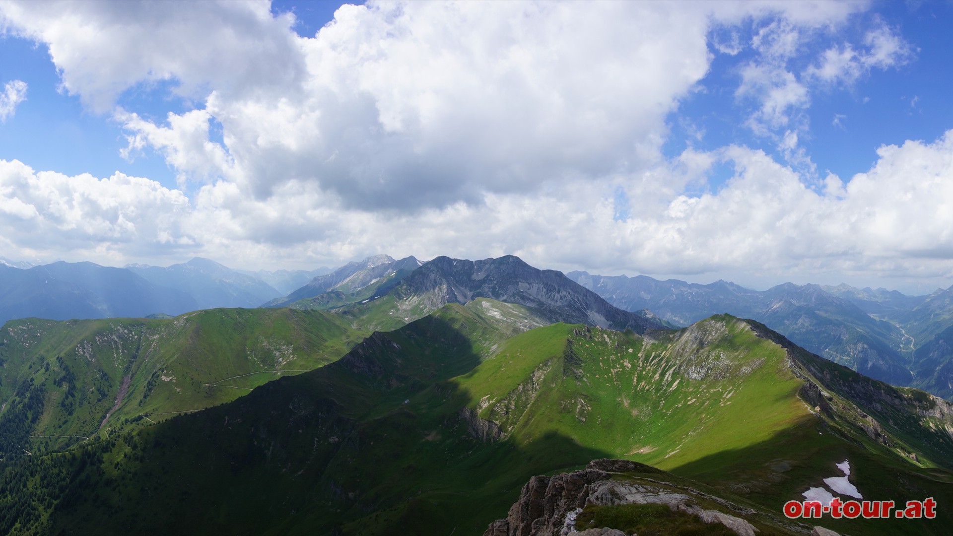Schareck; 2.466 m; Blick Richtung Weisseneck im Nordwesten