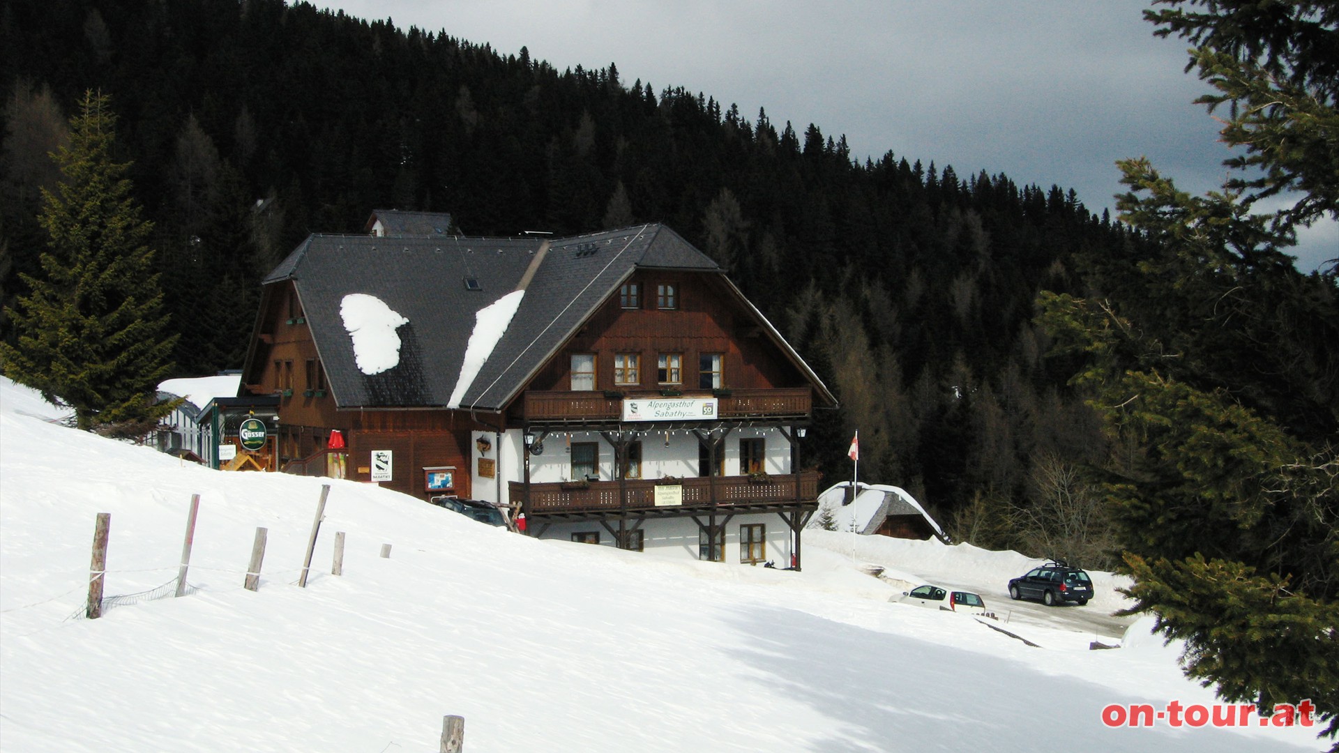 Nach einem kurzen Stck durch den Wald ist der Alpengasthof Sabaty erreicht.