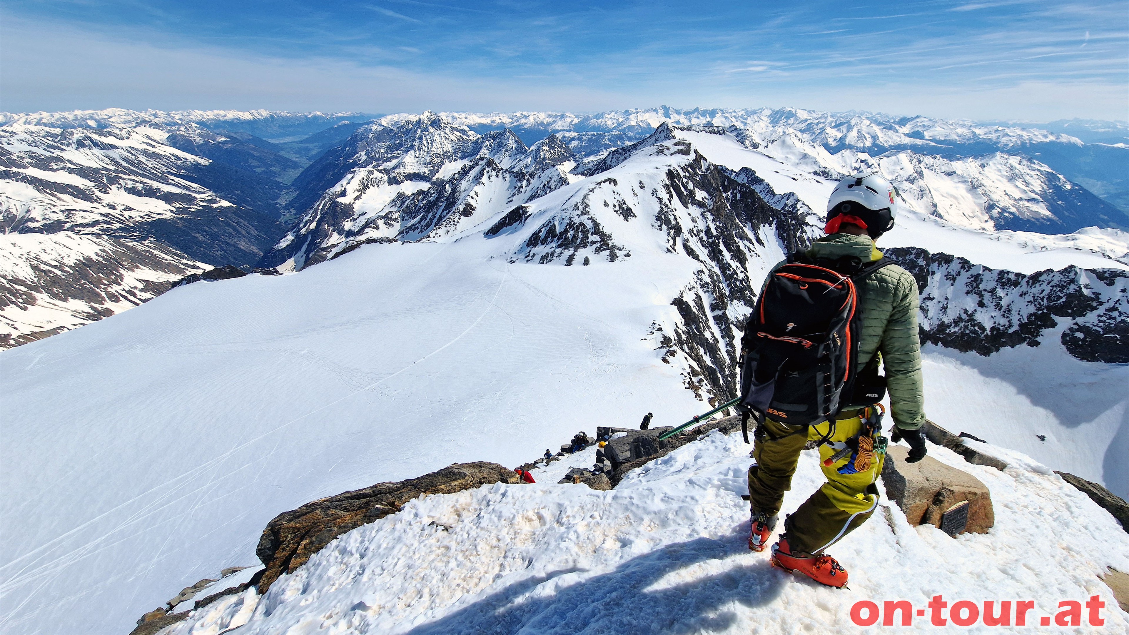 Zuckerhtl; NO-Panorama mit Wildern Pfaff.